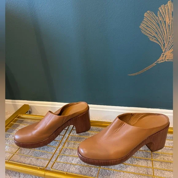 Vince Clogs - Picture 3 of 5